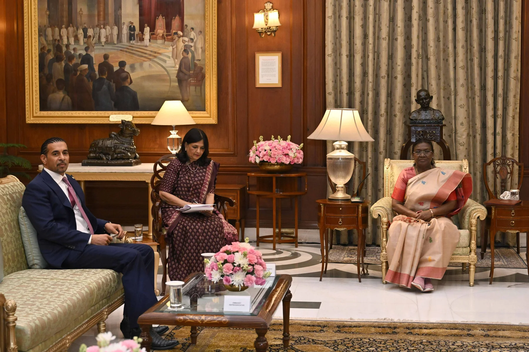 Gurdip Dev Bath in diplomatic conversation at Rashtrapati Bhavan